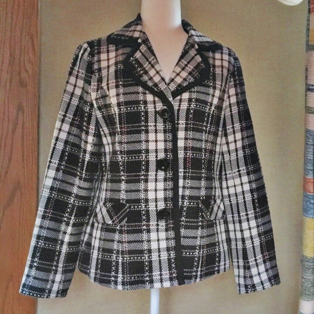 RQT Black, White, Red Plaid 3-Button Blazer - MP